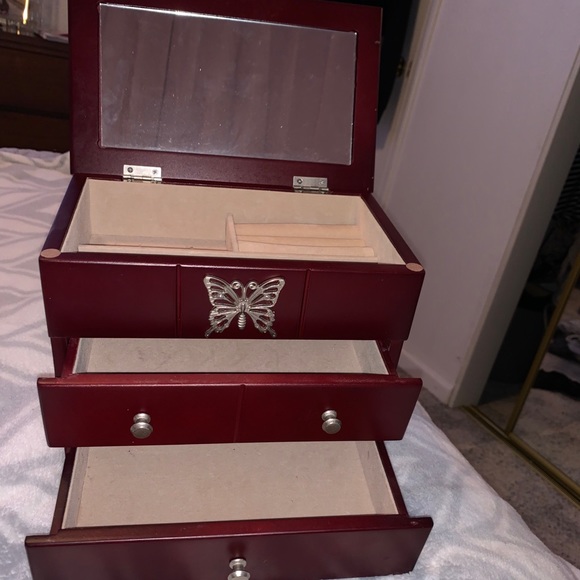 Jewelry box - Picture 2 of 3